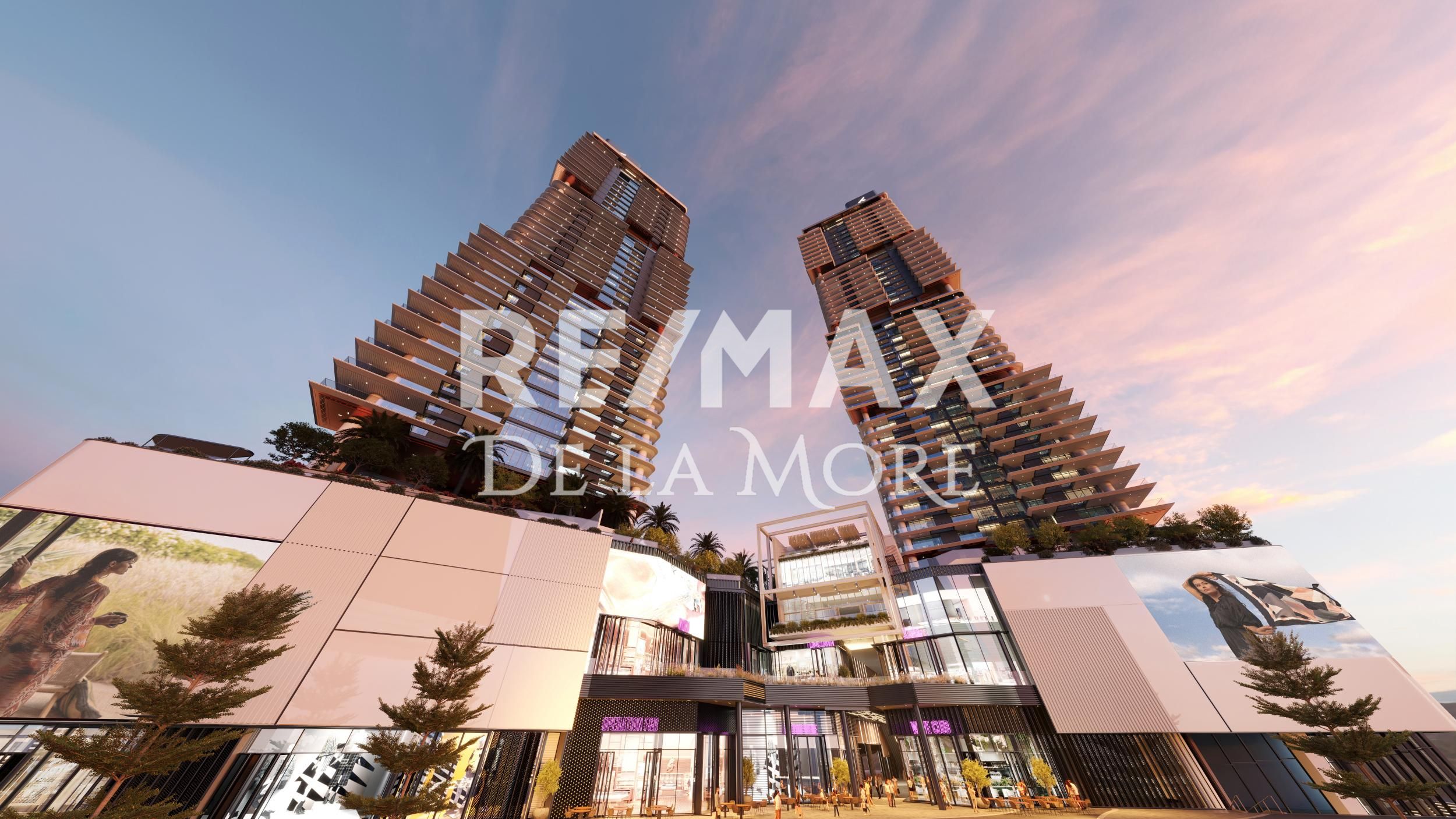 Mercer House – hero shot 3 – with people